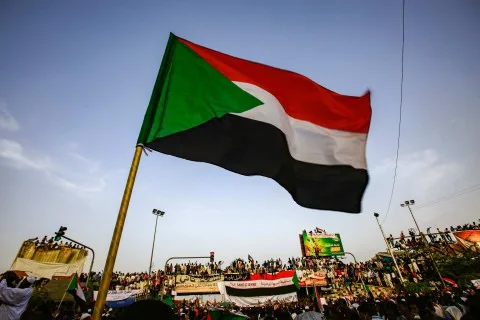 السودان يتهم الإمارات بترحيل أعضاء من البعثة الدبلوماسية في دبي السودان يتهم الإمارات بترحيل أعضاء من البعثة الدبلوماسية في دبي