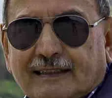 السيد ترامب يأخذ مما يريد من خدمه