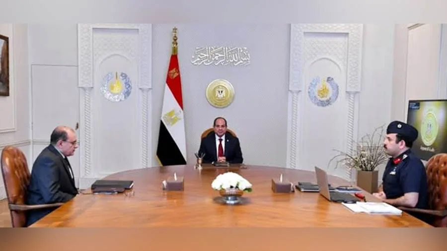 السيسي يتابع مشروعات “مستقبل مصر” ويشدد على أهمية تعزيز الأمن الغذائي وتوفير المستلزمات الأساسية السيسي يتابع مشروعات “مستقبل مصر” ويشدد على أهمية تعزيز الأمن الغذائي وتوفير المستلزمات الأساسية