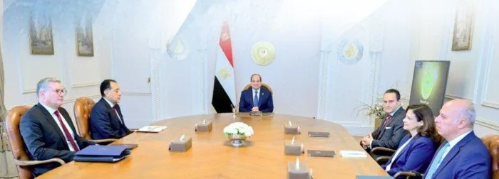 السيسي يلتقي بالمدير التنفيذي لشركة «شل» العالمية السيسي يلتقي بالمدير التنفيذي لشركة «شل» العالمية