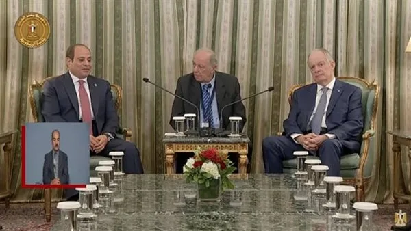 السيسي يلتقي نظيره اليوناني بقصر الرئاسة بأثينا