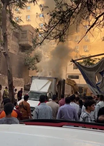 السيطرة على حريق سيارة ربع نقل في المهندسين دون إصابات| صور