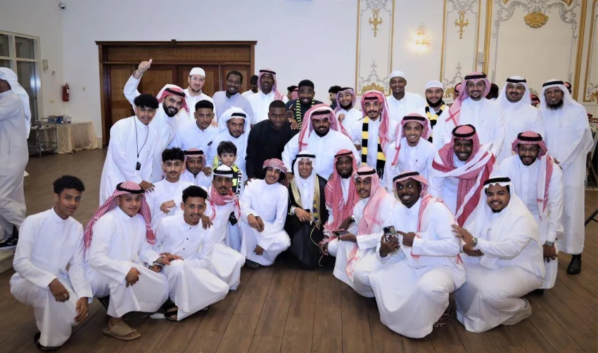 الشاب العبيدي يحتفل بزفافه في جدة. الشاب العبيدي يحتفل بزفافه في جدة.