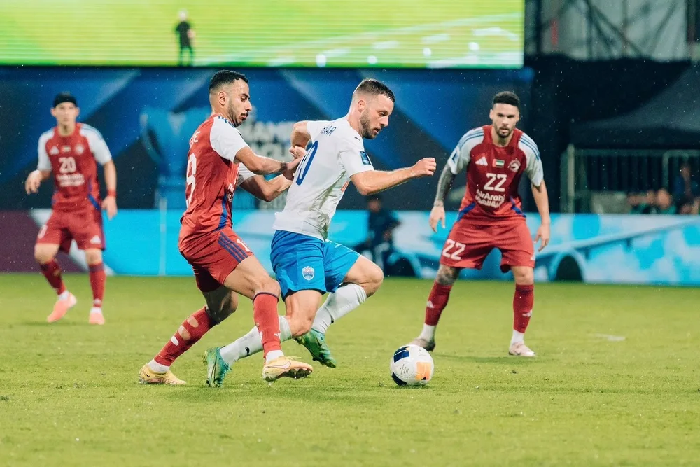 الشارقة الإماراتي يحقق لقبه الثاني في دوري أبطال آسيا بعد انتصاره على ليون سيتي من سنغافورة الشارقة الإماراتي يحقق لقبه الثاني في دوري أبطال آسيا بعد انتصاره على ليون سيتي من سنغافورة