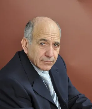 الشاعر الأديب وهيب نديم وهبة يحصل على جائزة ناجي نعمان الأدبية للمرة الثالثة. الشاعر الأديب وهيب نديم وهبة يحصل على جائزة ناجي نعمان الأدبية للمرة الثالثة.