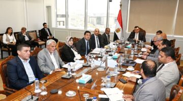 الشربيني يتابع موقف تنفيذ المرحلة الثانية لمحطة مياه الشرب بمدينة 6 أكتوبر