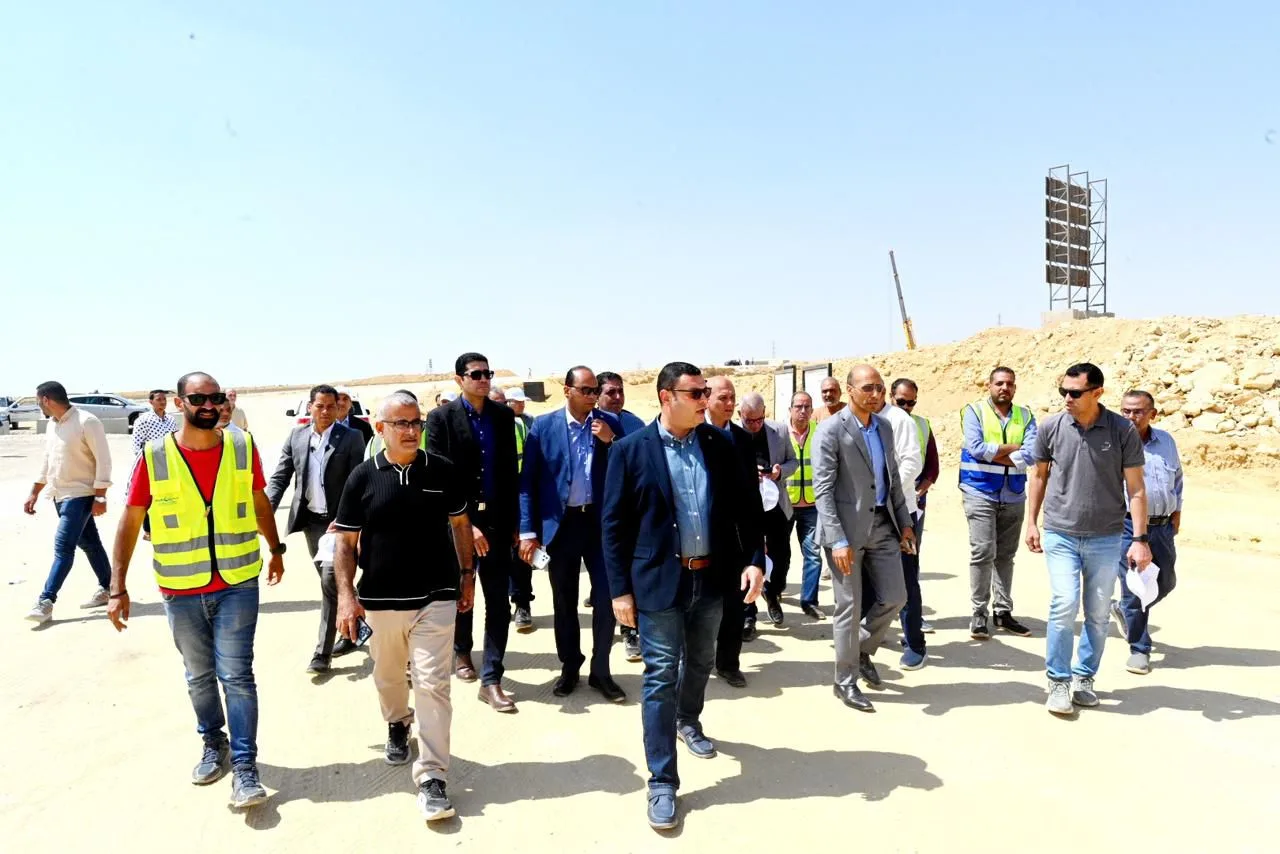 الشربيني يراجع مشاريع البنية التحتية والطرق الحالية في الامتداد الجنوبي بالقاهرة الجديدة الشربيني يراجع مشاريع البنية التحتية والطرق الحالية في الامتداد الجنوبي بالقاهرة الجديدة