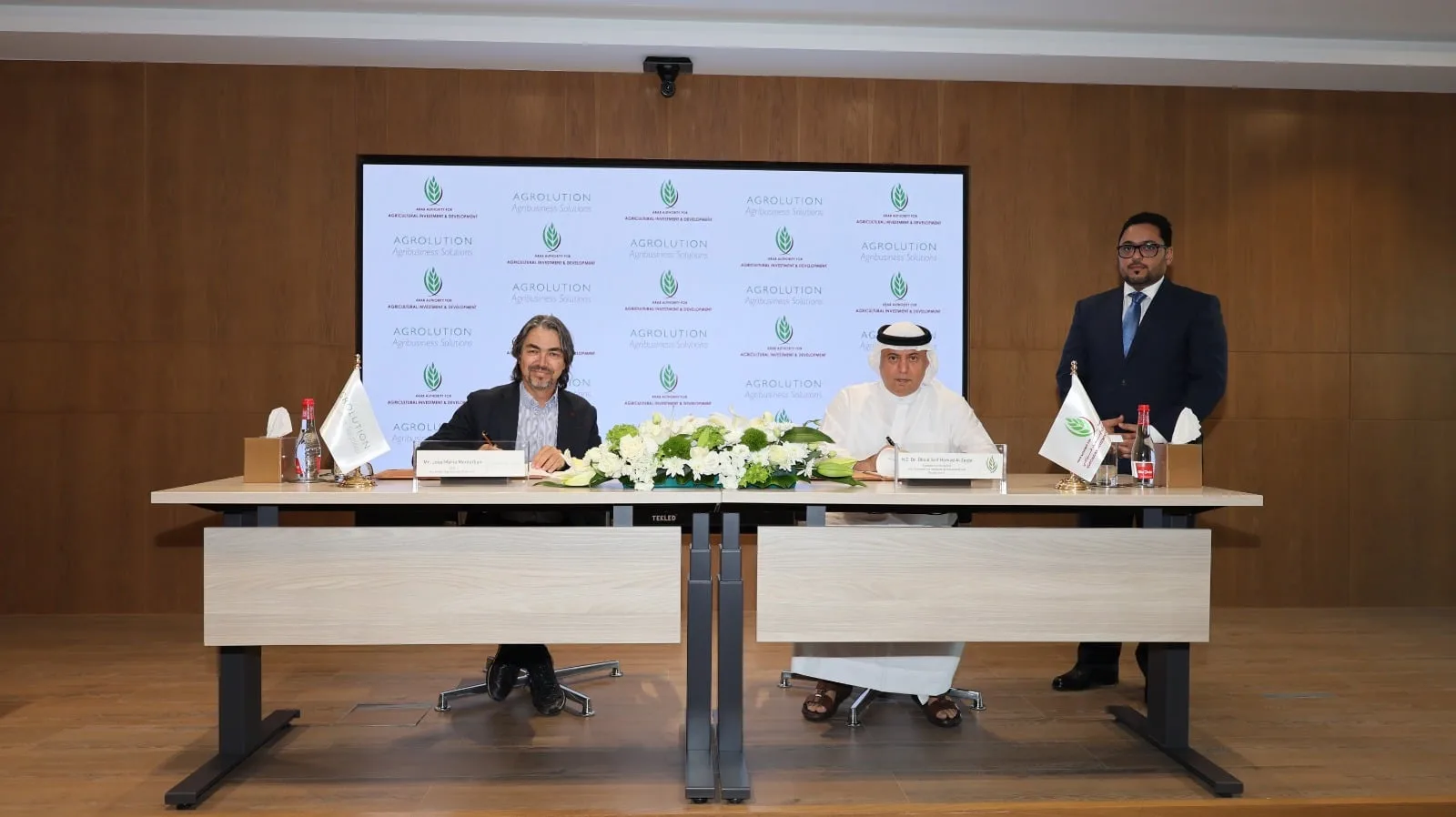 الشركة العربية للاستثمار الزراعي تبرم اتفاقية مع شركة أجروليوشن الإسبانية لتطوير مشاريع زراعية مبتكرة الشركة العربية للاستثمار الزراعي تبرم اتفاقية مع شركة أجروليوشن الإسبانية لتطوير مشاريع زراعية مبتكرة