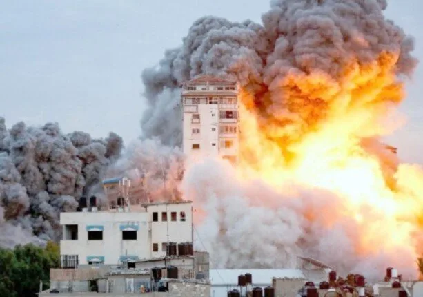 الصحة الفلسطينية: مقتل 23 شخصاً نتيجة غارات إسرائيلية على غزة الصحة الفلسطينية: مقتل 23 شخصاً نتيجة غارات إسرائيلية على غزة