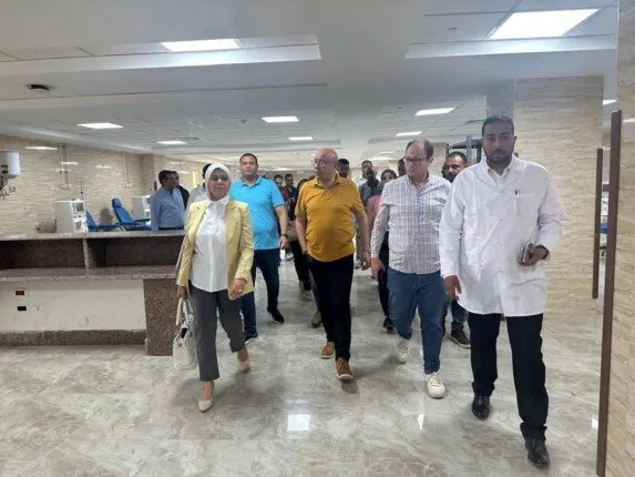 الصحة: فريق الطبي يعاين مستشفيات قنا لمراقبة مستوى الخدمات المقدمة للمواطنين الصحة: فريق الطبي يعاين مستشفيات قنا لمراقبة مستوى الخدمات المقدمة للمواطنين