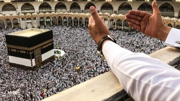 الصفات التي يجب أن يتحلى بها الحاج أثناء أداء فريضة الحج الصفات التي يجب أن يتحلى بها الحاج أثناء أداء فريضة الحج