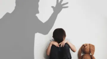 الضرب كوسيلة للتأديب: خطر مستمر على الصحة النفسية والجسدية للأطفال