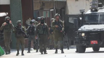 الضفة الغربية: القوات الإسرائيلية تقتحم مناطق فلسطينية وتقوم بمداهمة المنازل