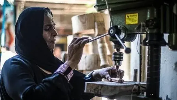 العاملة والحمل.. توازن دقيق بين الالتزام الوظيفى والصحة