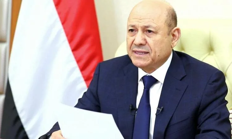 العليمي يبرز أهمية التعاون الإقليمي والدولي لحماية الممرات المائية. العليمي يبرز أهمية التعاون الإقليمي والدولي لحماية الممرات المائية.