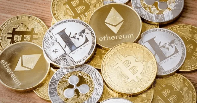 العملات الرقمية تتباين في أدائها مع ترقب اجتماع الاحتياطي الفيدرالي وتطورات الحرب التجارية