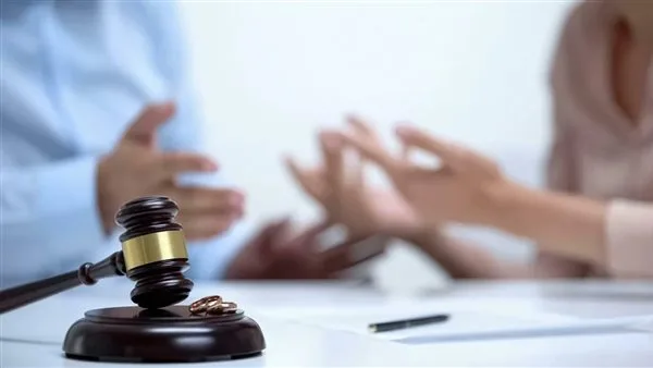 العنف الأسري يؤثر على حياتنا: زوجة تطلب الانفصال أمام محكمة الأسرة العنف الأسري يؤثر على حياتنا: زوجة تطلب الانفصال أمام محكمة الأسرة