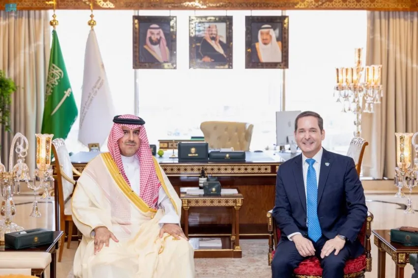 العنقري يتباحث مع مدير معهد مراجعة الحسابات حول تعزيز سبل التعاون.