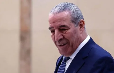 الغارديان: الفلسطينيون بحاجة ماسة إلى قائد يمثلهم لكنهم يواجهون عملية احتيال غير ديمقراطية جديدة