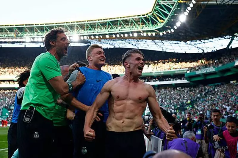 “الفايكنج لا يتراجع”.. سبورتنج لشبونة يتوج ببطولة الدوري البرتغالي “الفايكنج لا يتراجع”.. سبورتنج لشبونة يتوج ببطولة الدوري البرتغالي