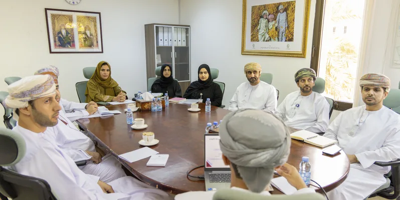 الفريق الوطني لمكافحة التجارة غير الرسمية يعرض نتائج تدقيق السجلات التجارية الفريق الوطني لمكافحة التجارة غير الرسمية يعرض نتائج تدقيق السجلات التجارية