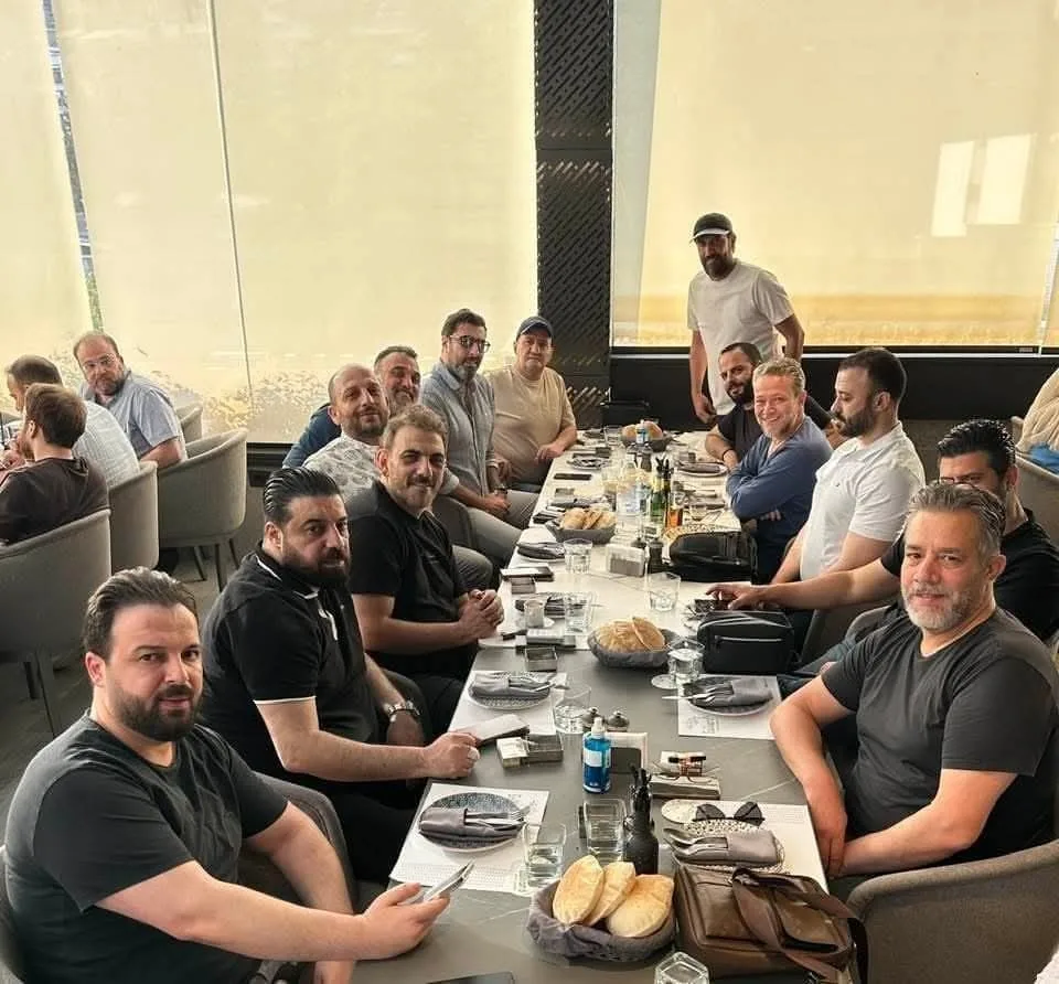 الفنان باسم ياخور يعود إلى دمشق لأول مرة منذ انهيار نظام الأسد الفنان باسم ياخور يعود إلى دمشق لأول مرة منذ انهيار نظام الأسد