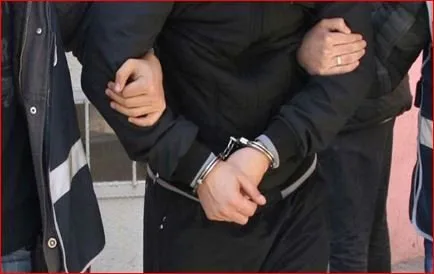 القبض على 3 متهمين بسرقة كابلات كهربائية خاصة بإنارة الطريق العام