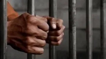 القبض على شخص لتصرفات غير لائقة داخل ميكروباص في القاهرة
