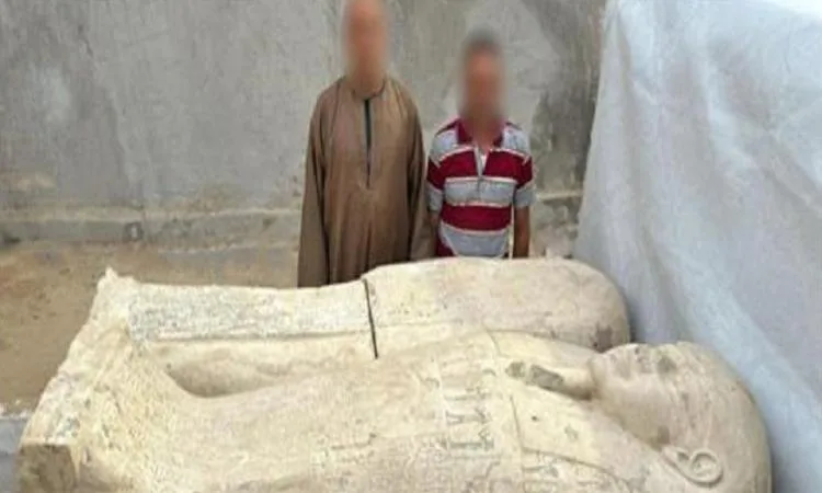 القبض على شخصين في سوهاج بحوزتهما تابوت أثري للبيع غير المشروع القبض على شخصين في سوهاج بحوزتهما تابوت أثري للبيع غير المشروع