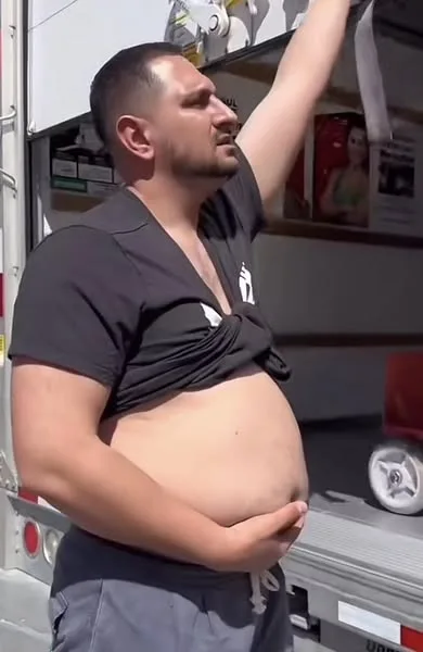 القصة الشاملة لأحمد الفاتح، أول رجل عربي يمر بتجربة الحمل والولادة. القصة الشاملة لأحمد الفاتح، أول رجل عربي يمر بتجربة الحمل والولادة.