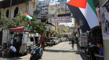 القصة الشاملة: لماذا تواصل الفصائل الفلسطينية الاحتفاظ بأسلحتها في مخيمات لبنان؟