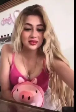 القصة الكاملة لمقتل التيك توكر المكسيكية فاليريا ماركيز خلال بث مباشر القصة الكاملة لمقتل التيك توكر المكسيكية فاليريا ماركيز خلال بث مباشر