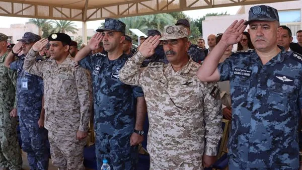 القوات البحرية تستضيف فريقًا من أعضاء النادي البحري للنيابة الإدارية