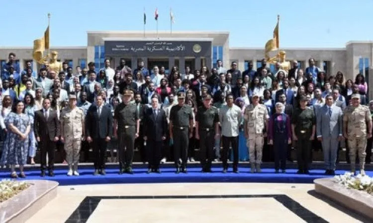 القوات المسلحة تُقيم جولات ميدانية في عدة منشآت عسكرية القوات المسلحة تُقيم جولات ميدانية في عدة منشآت عسكرية