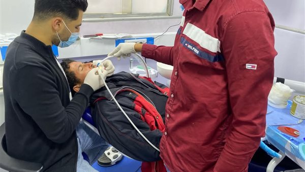 الكشف على 450 مواطنًا خلال قافلة طبية بقرية الناصر بأبو المطامير