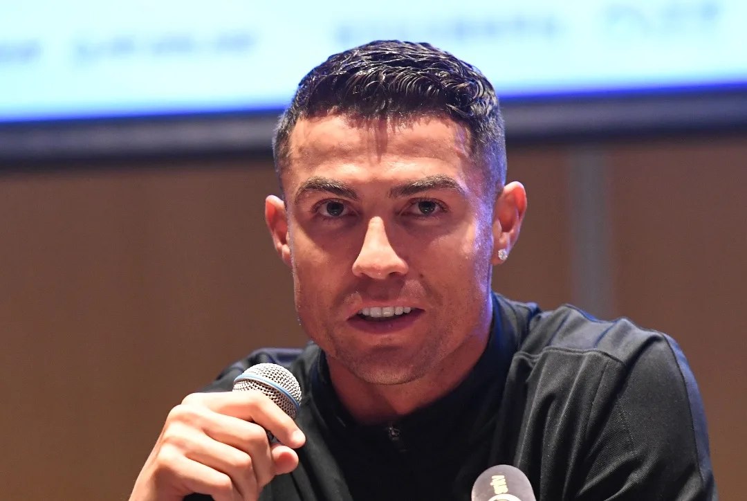 الكشف عن جميع التفاصيل المتعلقة بعرض رونالدو لنادي الهلال الكشف عن جميع التفاصيل المتعلقة بعرض رونالدو لنادي الهلال
