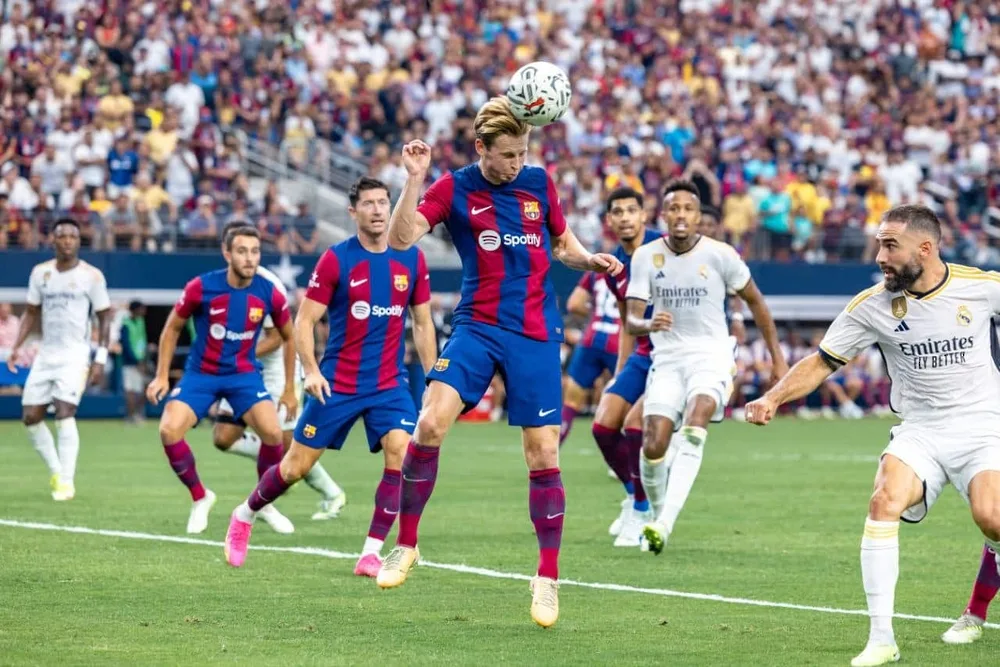 “الكلاسيكو” يترقب قمة الجولة الـ 35 من الدوري الإسباني