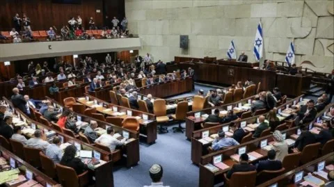 الكنيست يمدد قانونًا مؤقتًا يمنع الإعلام الأجنبي “الذي يهدد أمن” إسرائيل الكنيست يمدد قانونًا مؤقتًا يمنع الإعلام الأجنبي “الذي يهدد أمن” إسرائيل