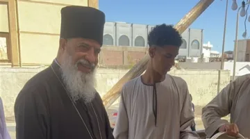 الله هو الحب: أسقف أقباط الكاثوليك في الغردقة يشتري الأضحية لمناسبة العيد