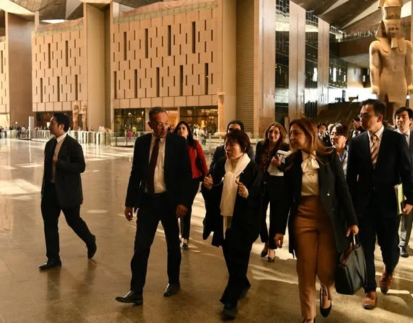 المتحف المصري الكبير يستقبل رئيس جمهورية جزر القمر ووزيرة التعليم والثقافة اليابانية