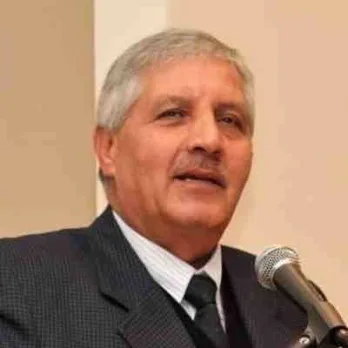 المتوكل طه: سليل الكون، بوذا يرمز بالفيل إلى النقاء، بينما الشعب يرتدي السواد. المتوكل طه: سليل الكون، بوذا يرمز بالفيل إلى النقاء، بينما الشعب يرتدي السواد.