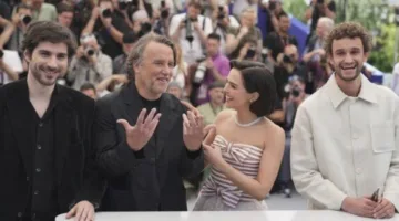 المخرج ريتشارد لينكليتر يناقش فيلمه «الموجة الجديدة» في مهرجان كان السينمائي