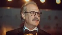 المخرج عمر زهران يترك قسم شرطة الدقي بعد إنهاء إجراءات إطلاق سراحه.