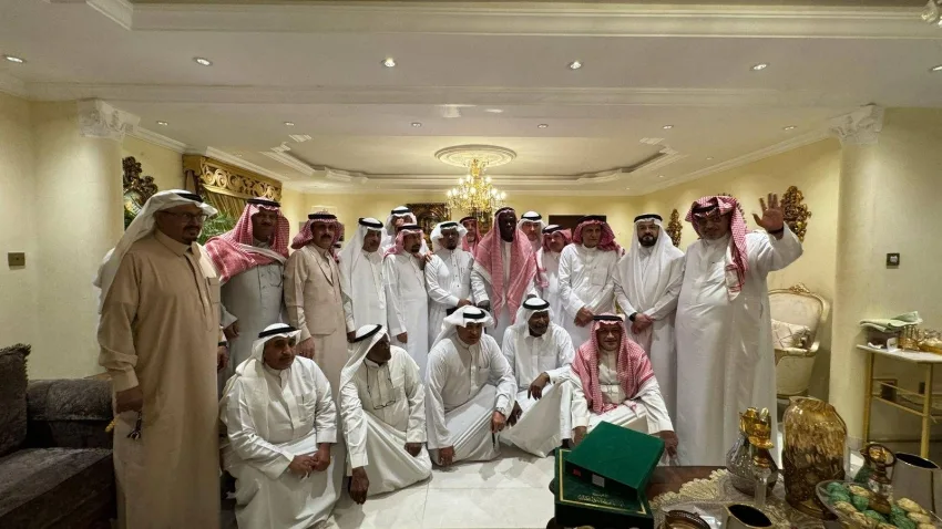 المراسلون السابقون يزورون حسين نجار للاطمئنان على صحته المراسلون السابقون يزورون حسين نجار للاطمئنان على صحته