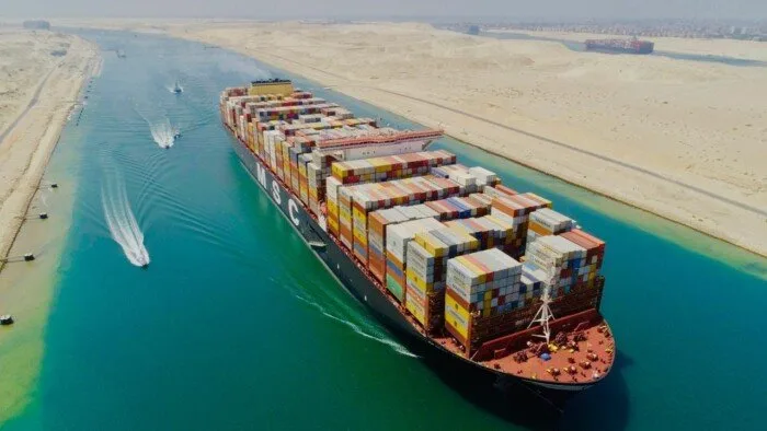 المركزي المصري: 1.8 مليار دولار إيرادات قناة السويس في 6 أشهر