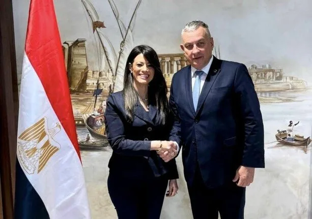 المشاط تجتمع بالمفوض الأوروبي للشراكات الدولية لاستكشاف آفاق تعزيز العلاقات الاقتصادية مع “فريق أوروبا” المشاط تجتمع بالمفوض الأوروبي للشراكات الدولية لاستكشاف آفاق تعزيز العلاقات الاقتصادية مع “فريق أوروبا”
