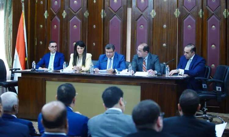 المشاط تحضر اجتماع “اللجنة الاقتصادية بالنواب” لبحث مشروع قانون شركات الدولة المشاط تحضر اجتماع “اللجنة الاقتصادية بالنواب” لبحث مشروع قانون شركات الدولة