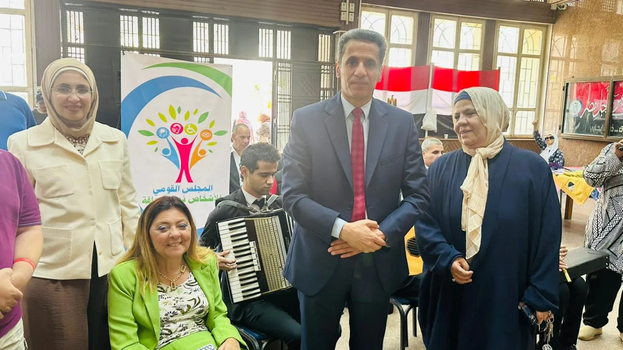 المشرف العام على “القومي للأشخاص ذوي الإعاقة” تزور كلية دار علوم القاهرة