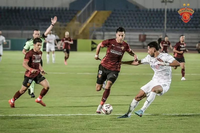 المصري وسيراميكا والبنك الأهلي: صراع حاسم على مقعد الكونفدرالية في الجولة الأخيرة من الدوري المصري وسيراميكا والبنك الأهلي: صراع حاسم على مقعد الكونفدرالية في الجولة الأخيرة من الدوري