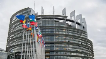 المفوضية الأوروبية تؤيد خطة لوقف إطلاق النار في أوكرانيا